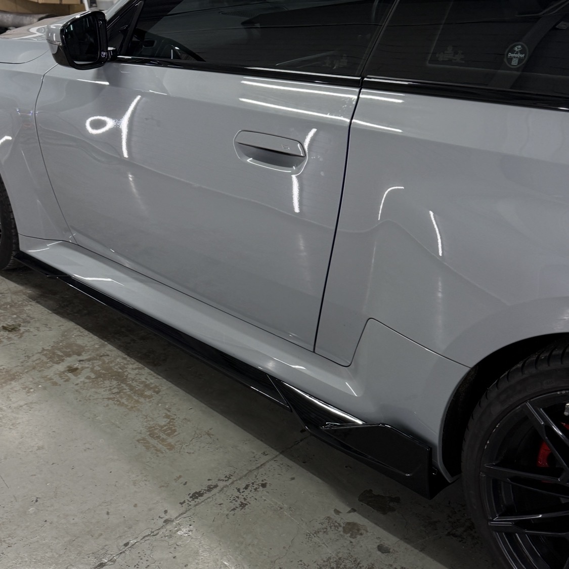 G87 V style Side Skirts